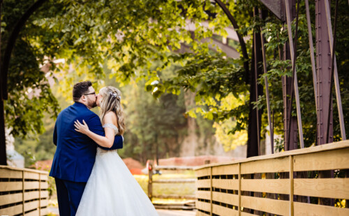 couple outdoor photoshot