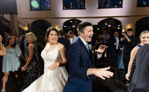 wedding couple dancing